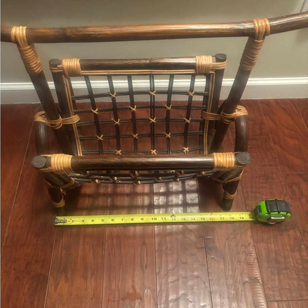 Vintage Rustic Brown Woven Magazine Rack - Picture 2 of 6